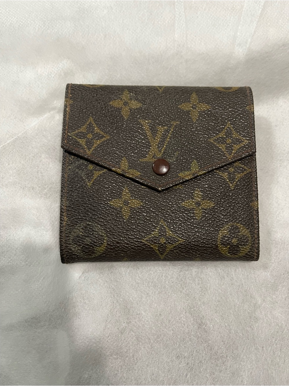 Louis Vuitton Monogram Envelope Wallet in Brown and Gold
Vintage Louis Vuitton